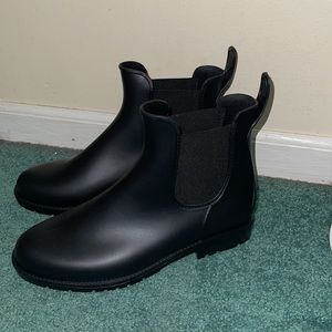 Women ankle chelsea boots by Asgard. Size 8 (38.5). Color: Black. Brand NEW!